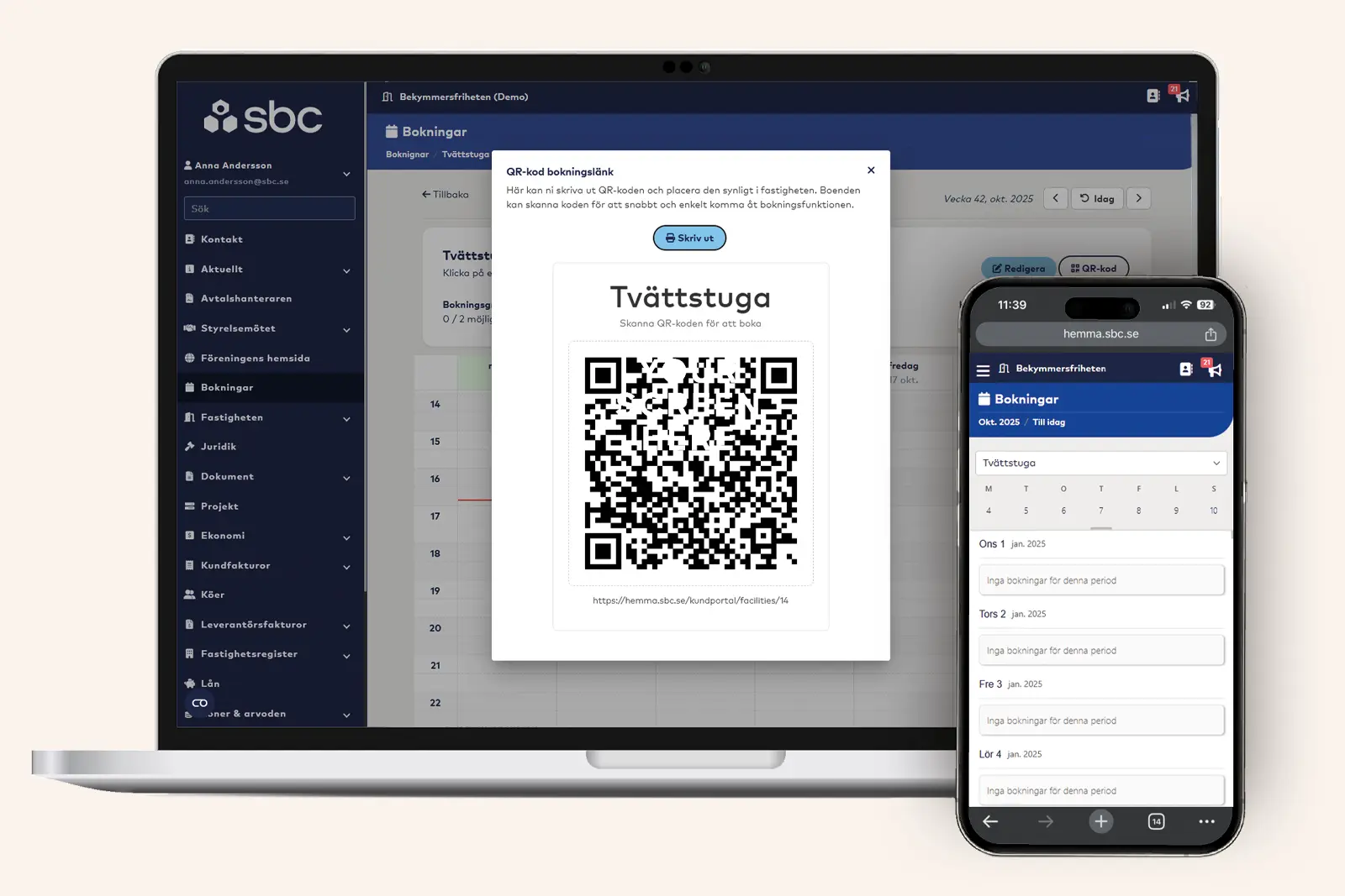 Laptop och mobil som visar sidan för bokningar i kundportalen SBC Hemma på skärmen.